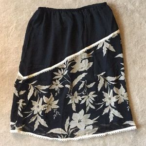 Quo Silk. Floral Silk skirt.